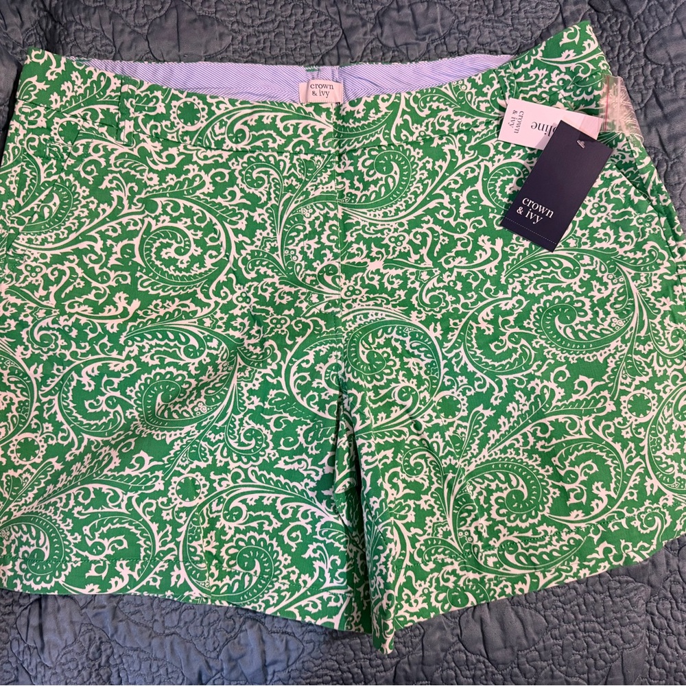 crown & ivy Green and White Paisley Print Shorts NWT